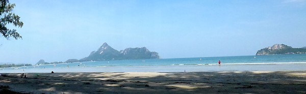Photo of Ao Manao beach in Prachuap Khiri Khan Photo of Ao Manao beach in Prachuap Khiri Khan