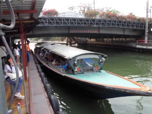 photo of a canal boat at Asoke pier