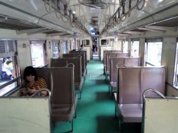 Picture of the inside of the train to Maha Chai