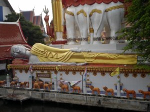 Reclining Buddha statue Reclining Buddha statue