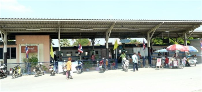 Thonburi Railway Station in Bangkok >