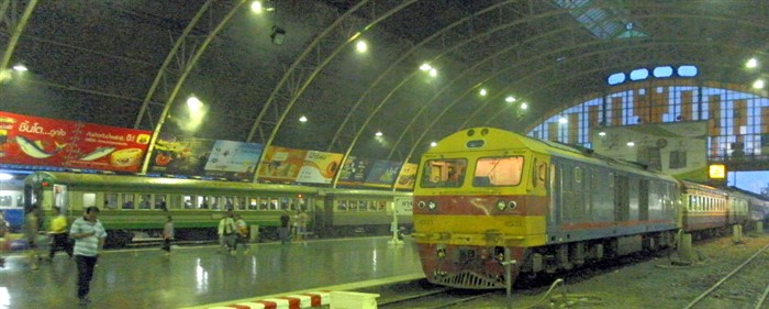 train at Bangkok station