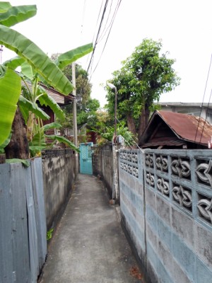 Photo of typical small lane in Talat Phlu area of Bangkok Photo of typical small lane in Talat Phlu area of Bangkok